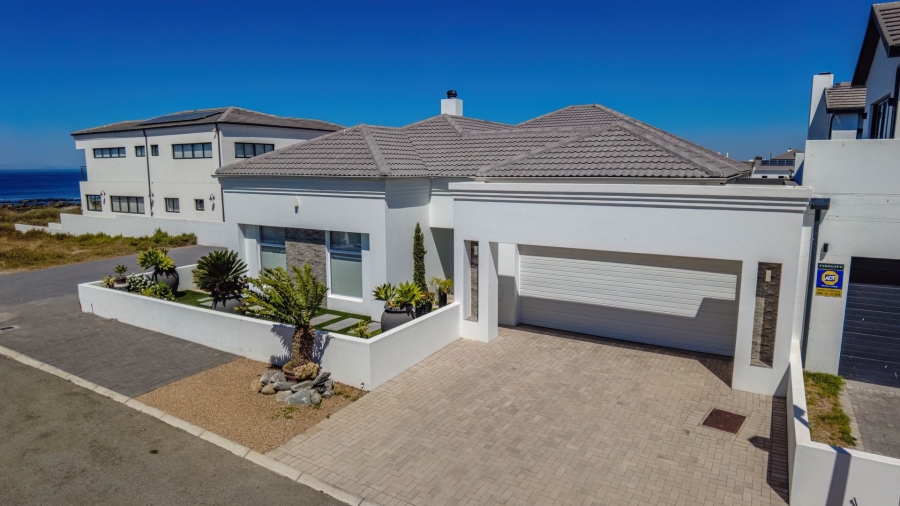 4 Bedroom Property for Sale in Sandy Point Beach Estate Western Cape